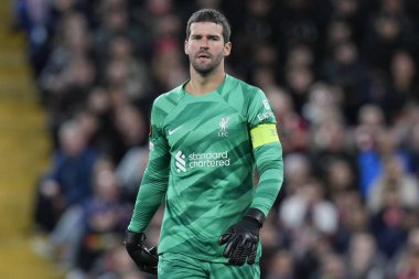 Liverpool 'dan Alisson Becker # 1 UEFA Avrupa Ligi maçı sırasında Anfield, Liverpool' da Liverpool-Union Saint-Gilloise maçı, 5 Ekim 202