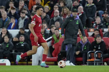 Liverpool 'dan Trent Alexander-Arnold # 66 UEFA Avrupa Ligi maçı sırasında Liverpool-Union Saint-Gilloise maçı sırasında Anfield, Liverpool, İngiltere' de 5 Ekim 202 'de mola verdi.