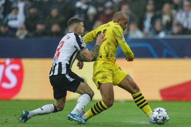 Borussia Dortmund 'dan Donyell Malen # 21, UEFA Şampiyonlar Ligi maçı Newcastle United ile Borussia Dortmund maçında 25 Ekim 2023' te St. James 's Park, Newcastle, İngiltere' de gol attı.