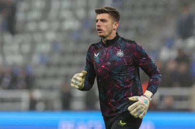 UEFA Şampiyonlar Ligi karşılaşmasında Newcastle United ile Borussia Dortmund arasındaki maç öncesi ısınma oturumunda Newcastle United 'dan Nick Pope # 22, Newcastle, İngiltere, 25 Ekim 2023