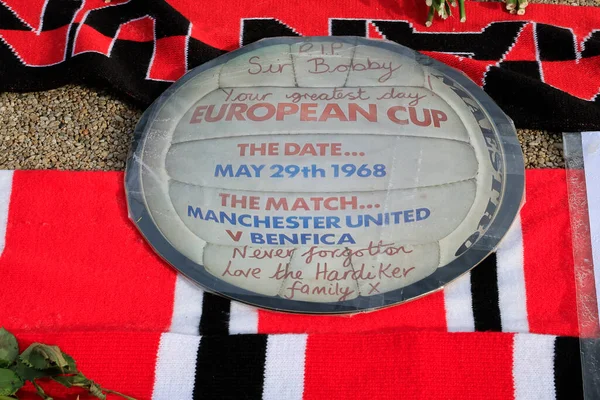Sör Bobby Charlton Anısına Yazılmış Bir Mesaj Old Trafford Manchester — Stok fotoğraf