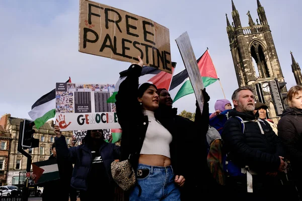 Emberek Newcastle Utcáira Vonulnak Palesztin Szolidaritási Kampány Részeként Márciusban Polgári — Stock Fotó