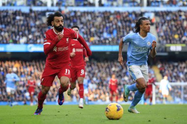Liverpool 'dan Mohamed Salah # 11 Premier League maçında Manchester City, Etihad Stadyumu' nda Liverpool 'a karşı, 25 Kasım 2023