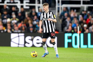 Newcastle United 'dan Alex Murphy # 54 Premier League maçı sırasında Newcastle United, Chelsea' ye karşı St. James 's Park, Newcastle, İngiltere, 25 Kasım 2023
