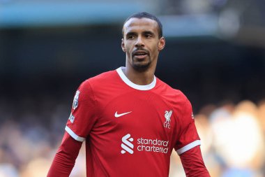 Liverpool 'dan Joel Matip # 32 Premier League maçı sırasında Manchester City - Liverpool Etihad Stadyumu, Manchester, İngiltere, 25 Kasım 2023