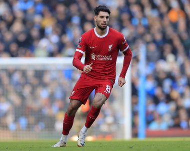 Liverpool 'dan Dominik Szoboszlai # 8 Premier Lig maçı sırasında Manchester City - Liverpool Etihad Stadyumu, Manchester, Birleşik Krallık, 25 Kasım 2023