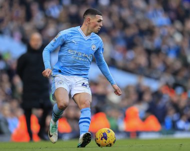 Manchester City 'den Phil Foden # 47 Premier League maçında topu kontrol ediyor Manchester City Liverpool' a karşı Etihad Stadyumu, Manchester, İngiltere, 25 Kasım 2023