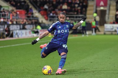 Crysencio Summerville # 10 Leeds United 'ın Sky Bet Şampiyonası maçında Rotherham United ile Leeds United, New York Stadyumu, Rotherham, İngiltere, 24 Kasım 2023