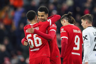 Liverpool 'dan Cody Gakpo, 30 Kasım 2023 tarihinde Liverpool, Liverpool, İngiltere' de oynanan UEFA Avrupa Ligi E Grubu maçında 4-0 'lık galibiyetini kutluyor.