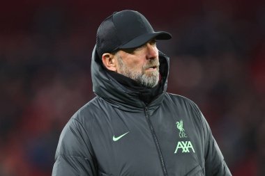 Liverpool 'un Jrgen Klopp teknik direktörü UEFA Avrupa Ligi E Grubu karşılaşması öncesinde 30 Kasım 2023' te Liverpool, Liverpool, İngiltere 'de LASK' a karşı oynanan maç öncesi ısınma maçında