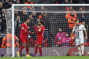 Liverpool 'dan Cody Gakpo, 30 Kasım 2023' te Liverpool 'un Liverpool kentinde oynanan UEFA Avrupa Ligi E Grubu maçında 2-0' lık galibiyetini kutluyor.