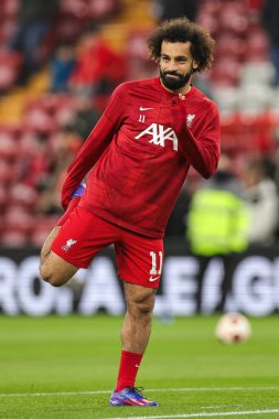 Liverpool 'dan Mohamed Salah # 11 maç öncesi ısınma öncesinde UEFA Avrupa Ligi E Grubu Liverpool LASK' e karşı Anfield, Liverpool, İngiltere, 30 Kasım 2023
