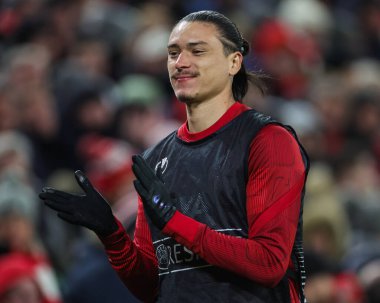 Liverpool 'dan Darwin Nez # 9, UEFA Avrupa Ligi E Grubu Liverpool-LASK maçı sırasında 30 Kasım 2023' te İngiltere 'nin Liverpool kentinde ısınıyor.