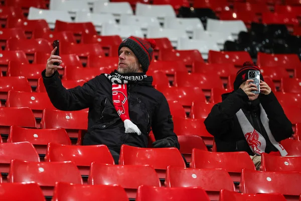 Liverpool Fans Take Selfies Take Seats Ahead Uefa Europa League — Stock Photo, Image