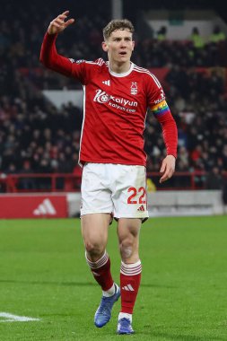 Nottingham Ormanı 'ndan Ryan Yates 2 Aralık 2023' te Nottingham Forest 'ın Everton' a karşı oynadığı Premier League maçında tepki gösterdi.