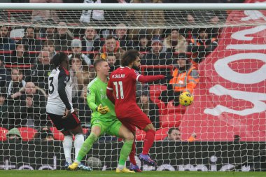 Liverpool 'dan Mohamed Salah # 11 Premier League maçında 1-0' lık skorla gol attı ama Liverpool Fulham 'a karşı 3 Aralık 2023' te Anfield, Liverpool, İngiltere 'de oynanan maçta elendi.