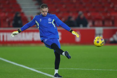 Everton 'dan Jordan Pickford # 1 Premier League karşılaşması öncesi ısınma sırasında Nottingham Forest Everton' a karşı City Ground, Nottingham, İngiltere, 2 Aralık 2023
