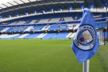 Etihad 'ın içindeki bayrak, Premier Lig maçı öncesinde Manchester City ile Tottenham Hotspur arasında Etihad Stadyumu, Manchester, İngiltere' de 3 Aralık 2023 'te oynanacak.