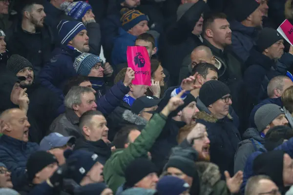 Everton Fans Holding Premier League Corrupted Posters Premier League Match — Φωτογραφία Αρχείου