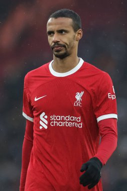 Liverpool 'dan Joel Matip # 32 Premier League maçı sırasında Liverpool Fulham' a karşı Anfield, Liverpool, İngiltere, 3 Aralık 2023
