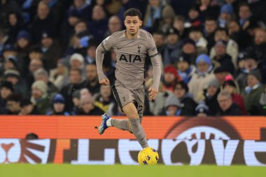 Tottenham Hotspur 'dan Brennan Johnson # 22 Premier League maçında topla koşuyor Manchester City - Tottenham Hotspur Etihad Stadyumu, Manchester, İngiltere, 3 Aralık 2023