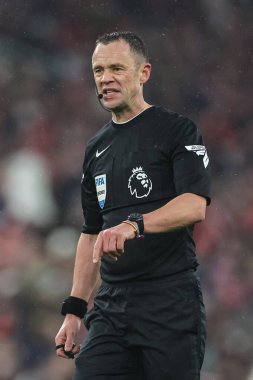 Hakem Paul Tierney Premier Lig maçında Liverpool Fulham 'a karşı Anfield, Liverpool, İngiltere, 3 Aralık 2023