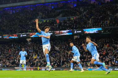 Manchester City 'den Rben Dias, Premier League maçında Manchester City Tottenham Hotspur' a karşı 3 Aralık 2023 'te Etihad Stadyumu' nda 1-1 'lik galibiyetini kutluyor.