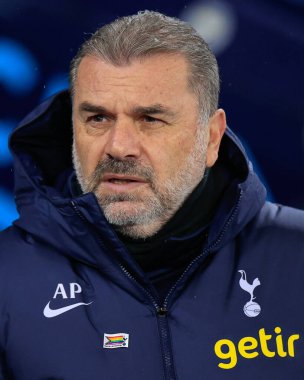 Premier Lig maçında Tottenham Hotspur 'un Ange Postecoglou Müdürü Manchester City ile Tottenham Hotspur maçı sırasında Etihad Stadyumu, Manchester, İngiltere, 3 Aralık 2023