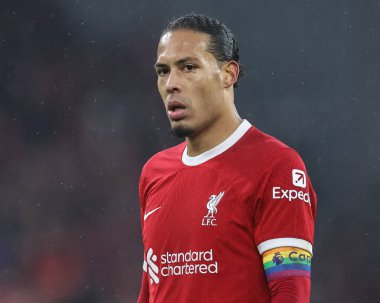 Liverpool 'dan Virgil van Dijk # 4 Premier Lig maçı sırasında Liverpool Fulham' a karşı Anfield, Liverpool, İngiltere, 3 Aralık 2023