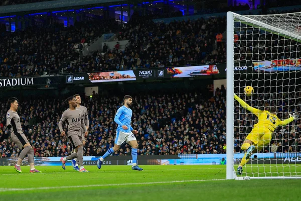 Son Heung-Min # 7 Tottenham Hotspur Premier Lig maçında Manchester City Tottenham Hotspur 'a karşı 3 Aralık 2023' te Etihad Stadyumu 'nda 1-1' lik skorla gol attı.