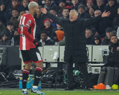 Sheffield United 'ın teknik direktörü Sheffield United' ın 6 Aralık 2023 'te Bramall Lane, Sheffield, İngiltere' de Liverpool 'a karşı oynadığı Premier League maçında tepki gösterdi.