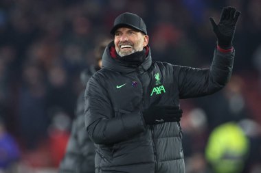 Liverpool teknik direktörü Jrgen Klopp, 6 Aralık 2023 'te Bramall Lane, Sheffield, İngiltere' de oynanan Premier League maçında Sheffield United 'a karşı Liverpool maçında kazandığı galibiyeti kutluyor.