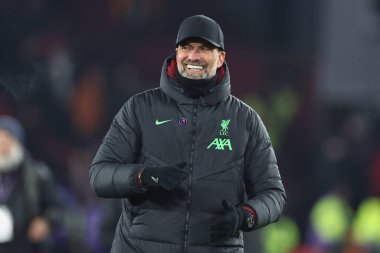 Liverpool teknik direktörü Jrgen Klopp, 6 Aralık 2023 'te Bramall Lane, Sheffield, İngiltere' de oynanan Premier League maçında Sheffield United 'a karşı Liverpool maçında kazandığı galibiyeti kutluyor.