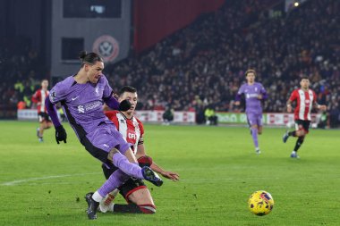 Liverpool 'dan Darwin Nez # 9' un Premier League maçında Sheffield United 'a karşı Liverpool Bramall Lane, Sheffield, İngiltere' de 6 Aralık 2023 'te oynanan maçta gol atma şansı var.