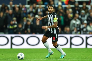 Jamaal Lascelles # 6 UEFA Şampiyonlar Ligi maçı sırasında Newcastle United St. James 's Park, Newcastle' da AC Milan 'a karşı, 13 Aralık 2023