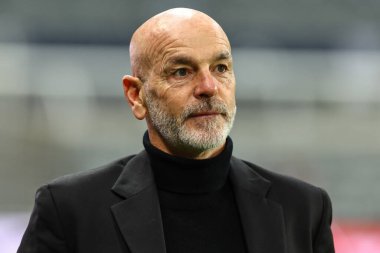 UEFA Şampiyonlar Ligi maçında AC Milan 'ın teknik direktörü Stefano Pioli, 13 Aralık 2023' te St. James 's Park, Newcastle' da Newcastle United ile AC Milan maçında karşılaştı.