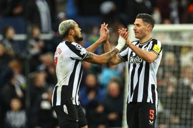 Newcastle United 'tan Joelinton # 7, UEFA Şampiyonlar Ligi maçı Newcastle United - AC Milan maçında 13 Aralık 2023' te St. James 's Park, Newcastle, İngiltere' de 1-0 'lık galibiyetini kutluyor.