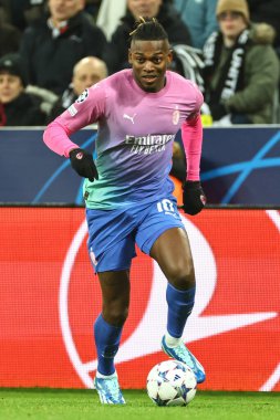 UEFA Şampiyonlar Ligi maçı sırasında AC Milan 'dan Rafael Leo # 10 St. James' s Park, Newcastle, Birleşik Krallık 'ta oynanan Newcastle United maçında