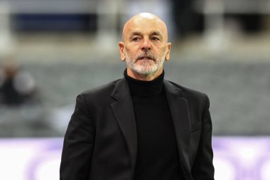 UEFA Şampiyonlar Ligi maçında AC Milan 'ın teknik direktörü Stefano Pioli, 13 Aralık 2023' te St. James 's Park, Newcastle' da Newcastle United ile AC Milan maçında karşılaştı.