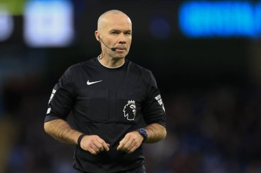 Hakem Paul Tierney Premier Lig maçı sırasında Manchester City, Etihad Stadyumu 'nda Crystal Palace' a karşı, 16 Aralık 202