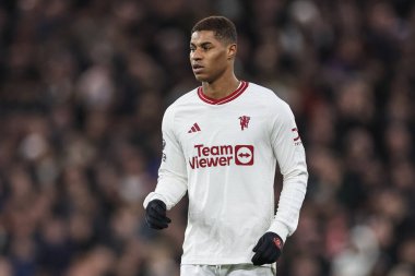 Manchester United takımından Marcus Rashford 17 Aralık 202 'de Liverpool Manchester United' a karşı Anfield, Liverpool, İngiltere 'de oynanan Premier League maçında