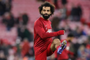 Liverpool 'dan Mohamed Salah Premier League maçı sırasında İngiltere' nin Liverpool kentinde oynanan Liverpool-Manchester United maçında ısınma turunda 17 Aralık 202 'de