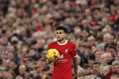 Liverpool 'dan Luis Daz, 17 Aralık 2023' te İngiltere 'nin Liverpool kentinde oynanan Premier League maçında Manchester United' a karşı mücadele etmeye hazırlanıyor.