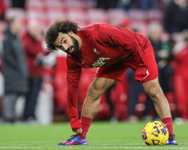 Liverpool 'dan Mohamed Salah Premier League maçı sırasında İngiltere' nin Liverpool kentinde oynanan Liverpool-Manchester United maçında ısınma turunda 17 Aralık 202 'de