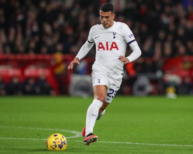 Tottenham Hotspur 'dan Pedro Porro # 23 Premier League maçında Nottingham Forest Tottenham Hotspur' a karşı City Ground, Nottingham, İngiltere, 15 Aralık 202