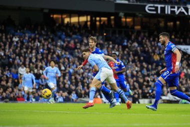 Manchester City 'den Julian Alvarez 16 Aralık 202' de Etihad Stadyumu 'nda oynanan Premier League maçında gol atma çabalarına liderlik ediyor.