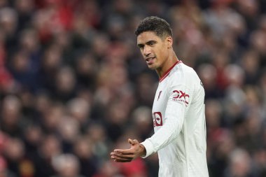 Manchester United 'dan Raphal Varane, 17 Aralık 2023 tarihinde İngiltere' nin Liverpool kentinde oynanan Premier League maçında Liverpool-Manchester United maçında tepki gösterdi.