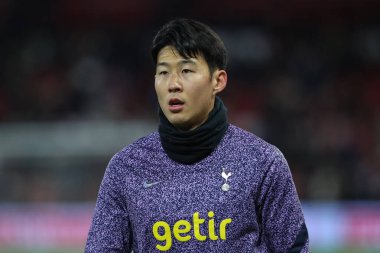 Tottenham Hotspur 'dan Son Heung-Min # 7 Premier Lig maçında Nottingham Forest Tottenham Hotspur' a karşı 15 Aralık 202 'de City Ground, Nottingham, İngiltere' de oynanan maçta ısınma turunda