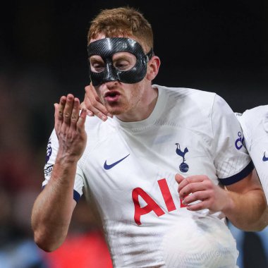 Tottenham Hotspur 'dan Dejan Kulusevski # 21 Premier Lig maçında Nottingham Forest Tottenham Hotspur' a karşı oynadığı 15 Aralık 202 'de İngiltere' nin Nottingham kentinde 0-2 'lik galibiyet golünü kutluyor.