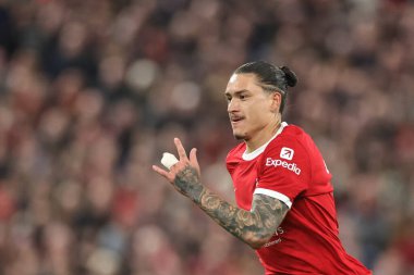 Liverpool 'dan Darwin Nez Premier Lig maçı sırasında Liverpool Manchester United' a karşı Anfield, Liverpool, İngiltere, 17 Aralık 2023
